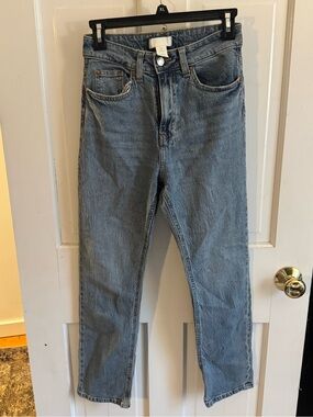 H&M Medium Wash High-Rise Straight Jeans size 4